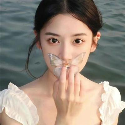 玉笑珠香